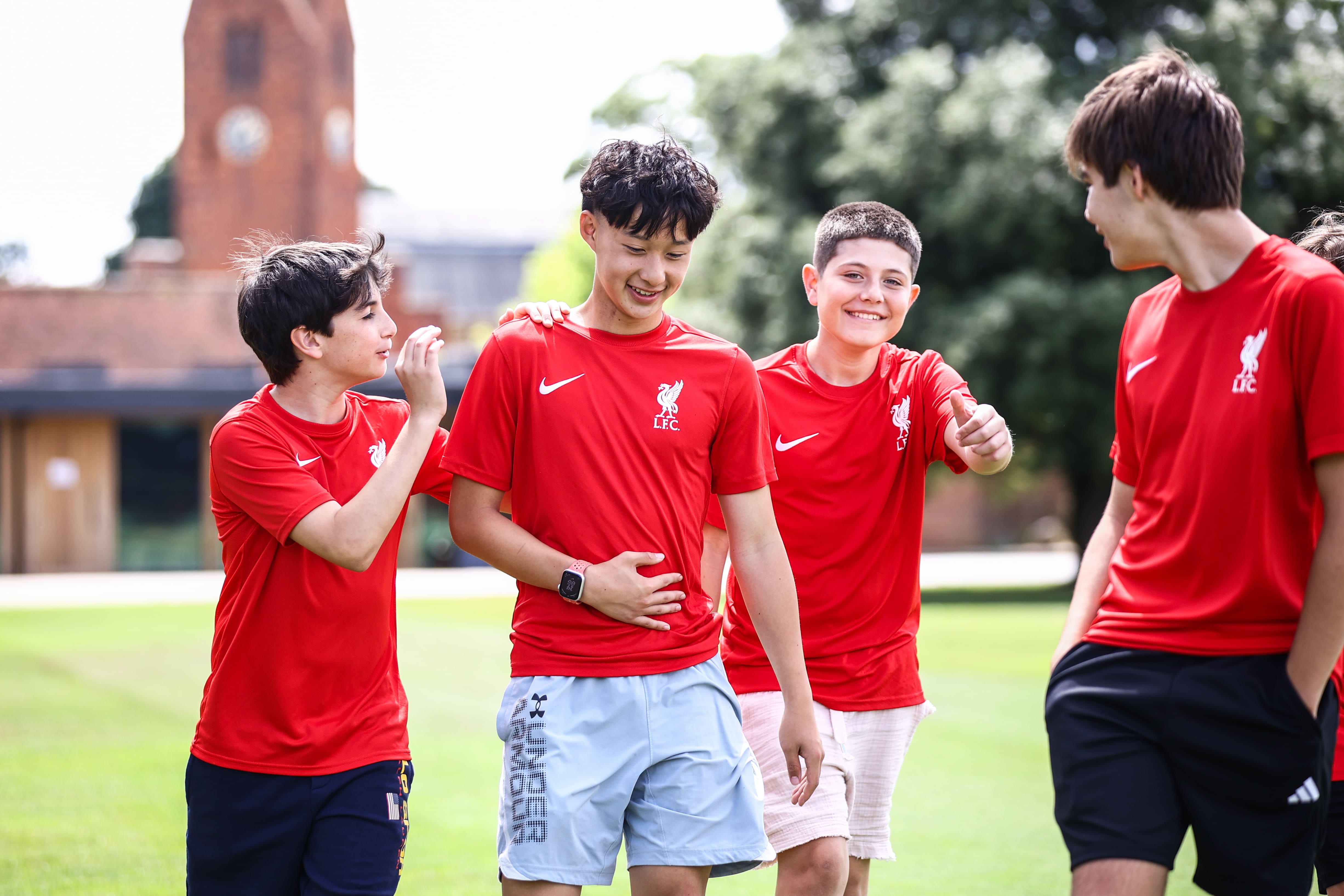 Salle de repas à Radley College pendant le camp — Liverpool FC International Academy