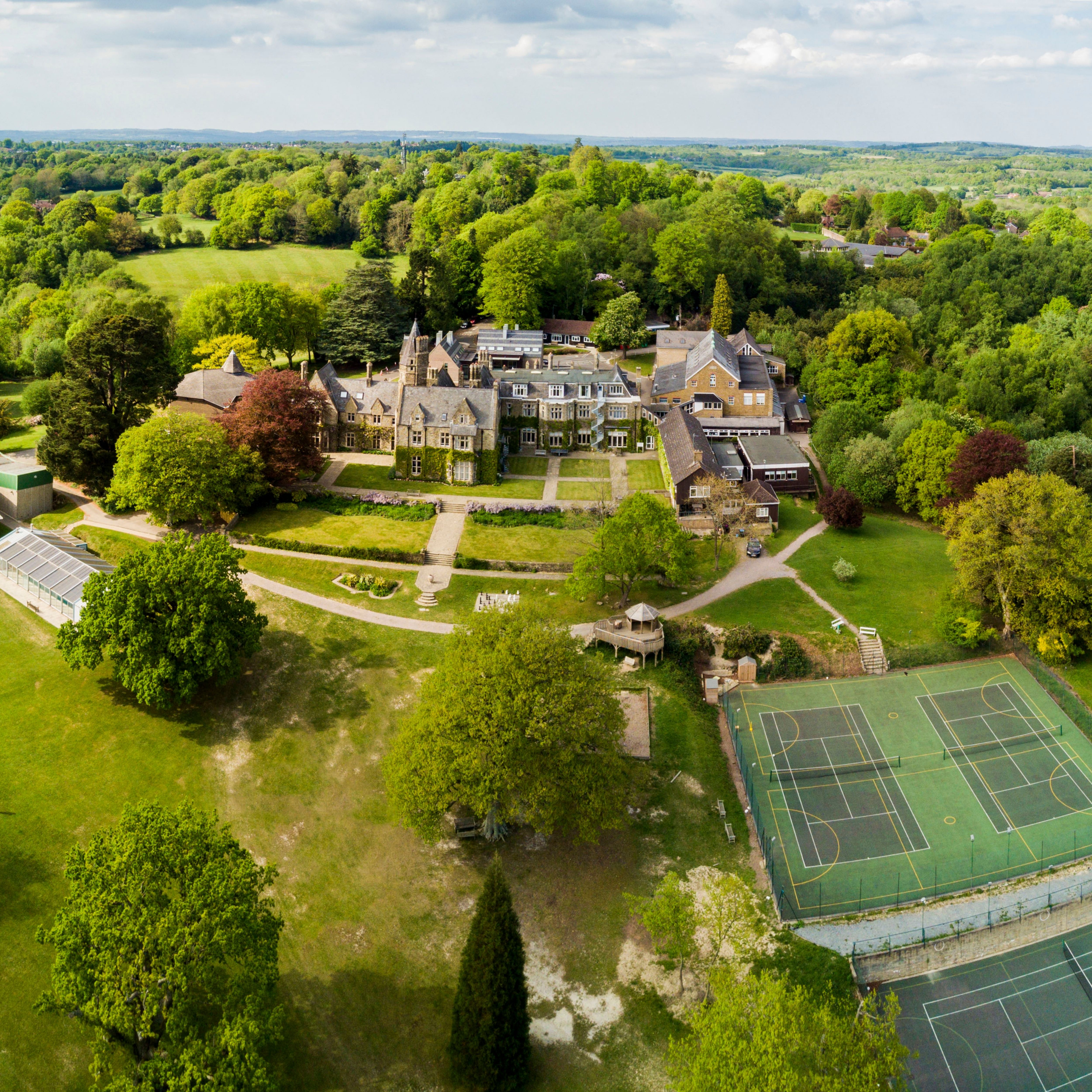 Paysage urbain en Angleterre avec architecture typique